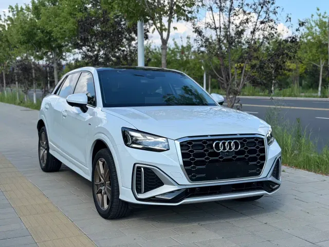 Audi Q2L — Фото автомобиля 3