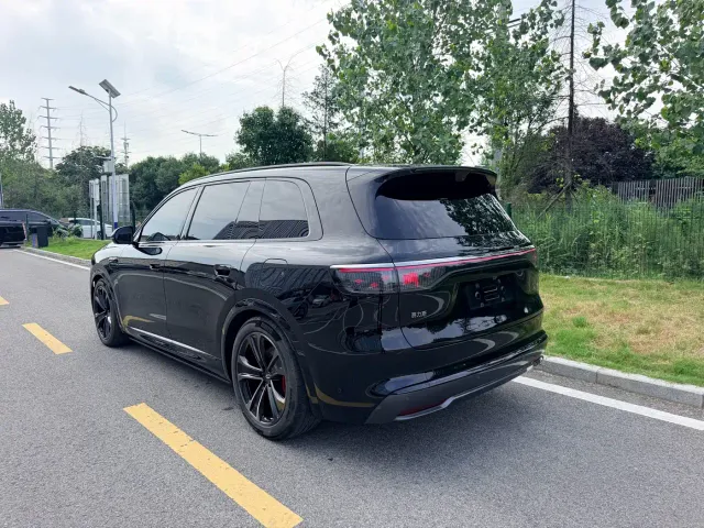 Aito M8 — Фото автомобиля 4