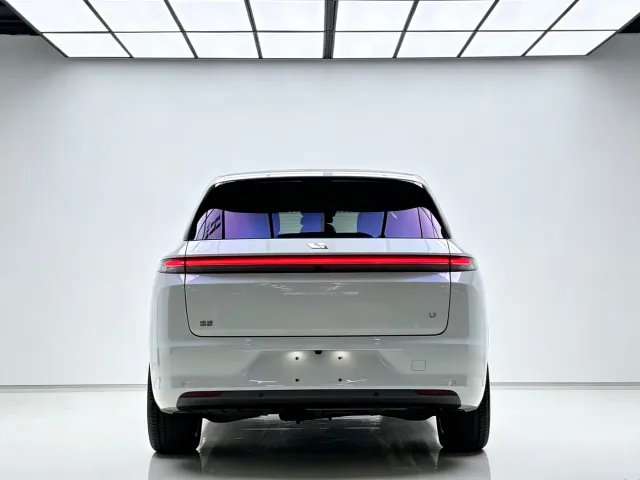 Li Auto L7 — Фото автомобиля 5