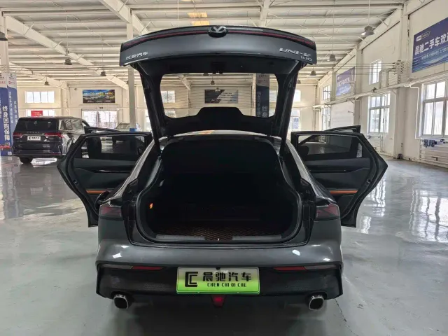 Changan Changan UNI-V iDD 2023 Smart Electric iDD 1.5T 113km Smart Cool Type — Фото автомобиля 16