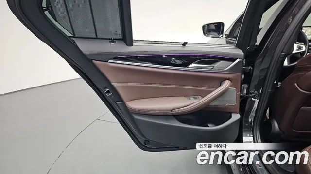 BMW 5 Series G30 — Фото автомобиля 25