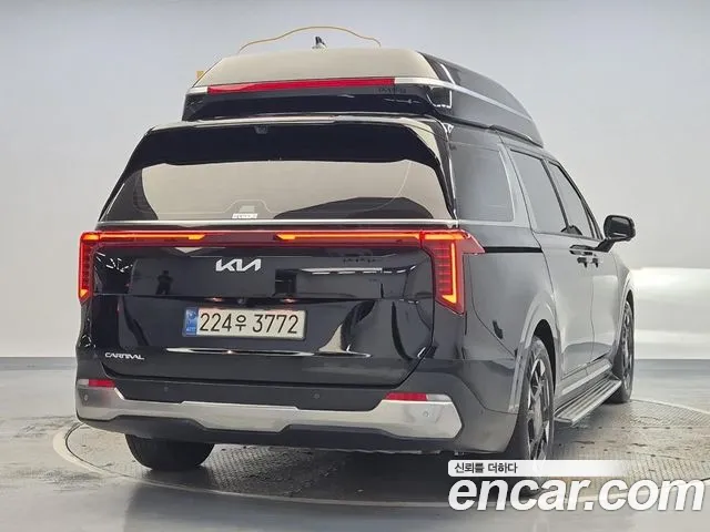 Kia Carnival Generation 4 — Фото автомобиля 3
