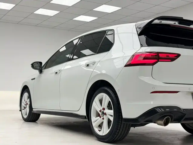 Volkswagen Golf — Фото автомобиля 10