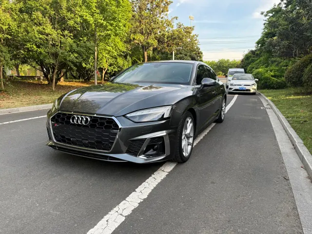 Фотография автомобиля — Audi A5