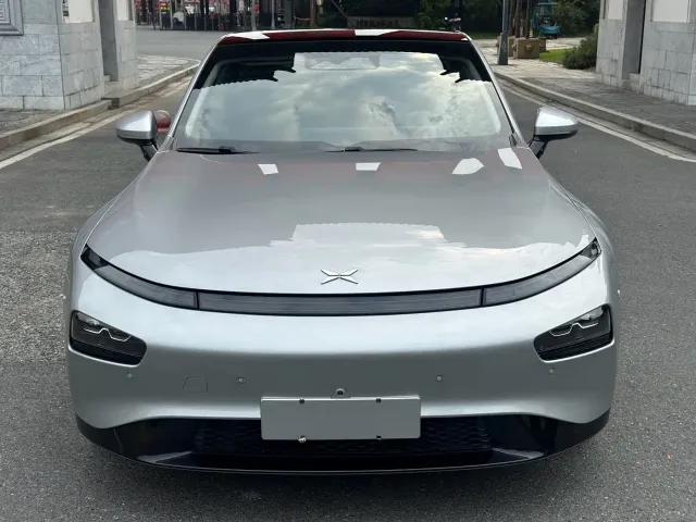 Xpeng P7 — Фото автомобиля 2