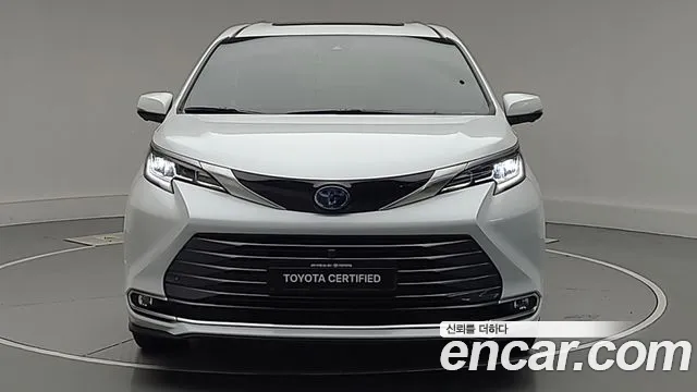 Toyota Sienna — Фото автомобиля 3