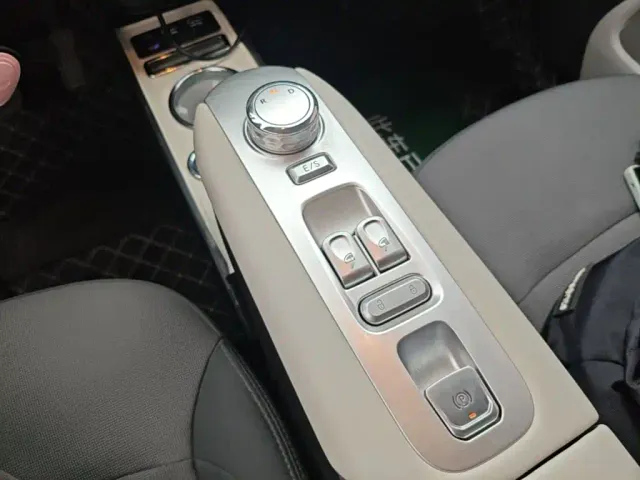 Changan Lumin — Фото автомобиля 13