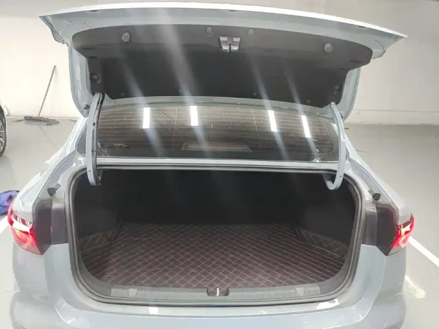 Geely Emgrand — Фото автомобиля 18