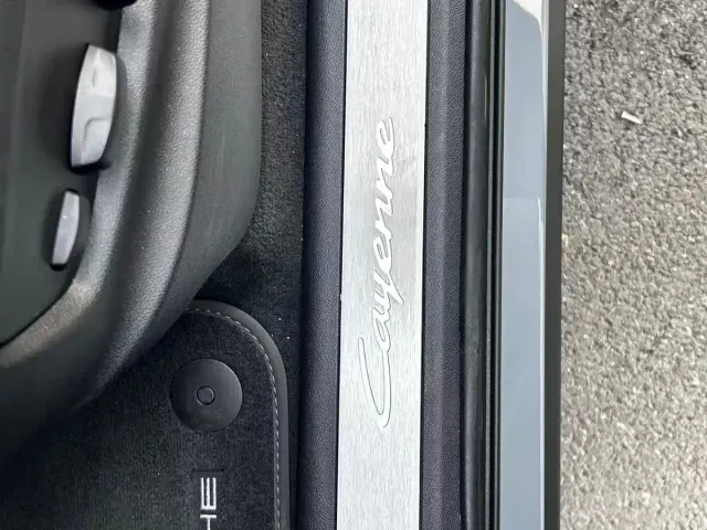 Porsche Cayenne — Фото автомобиля 7