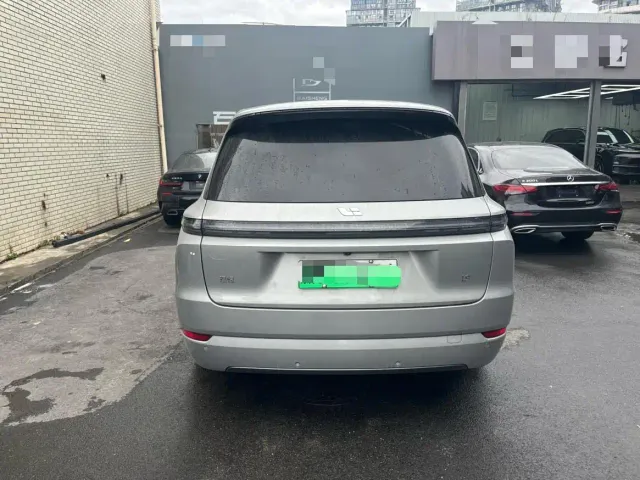 Li Auto L9 — Фото автомобиля 9