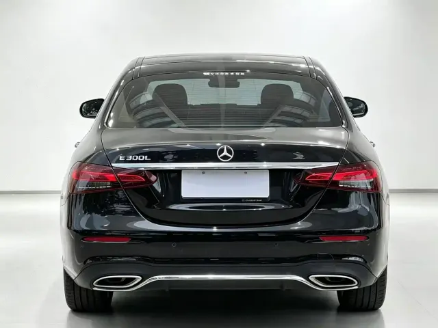 Mercedes-Benz E-Class — Фото автомобиля 11