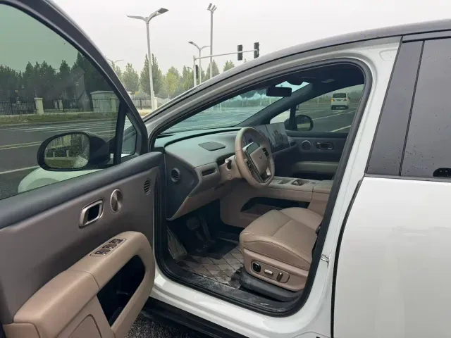 Li Auto i6 — Фото автомобиля 4