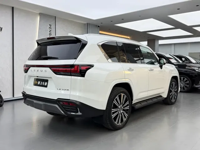 Lexus LX — Фото автомобиля 22