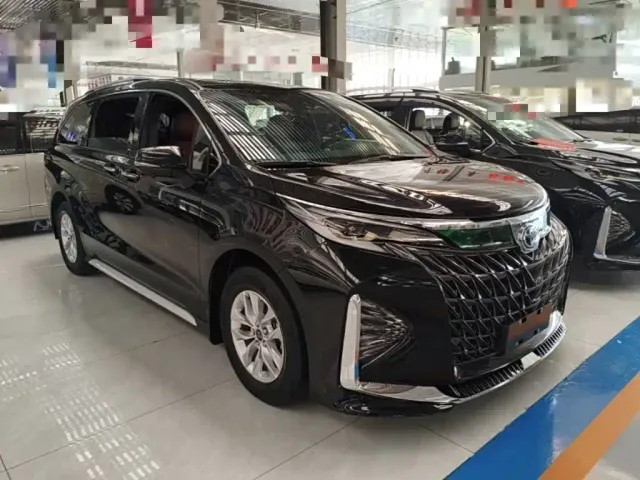 Toyota Granvia — Фото автомобиля 3