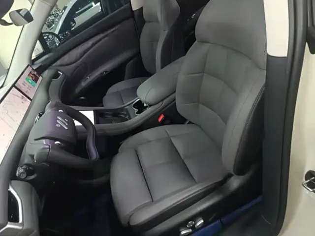 IM Motors LS6 — Фото автомобиля 14