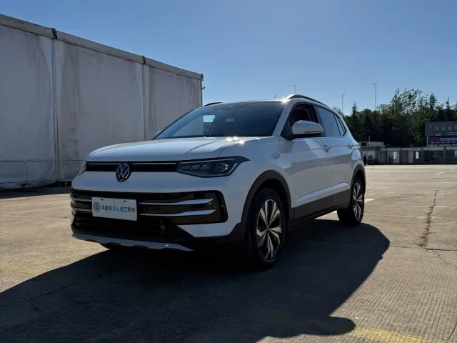 Фотография автомобиля — Volkswagen Tharu