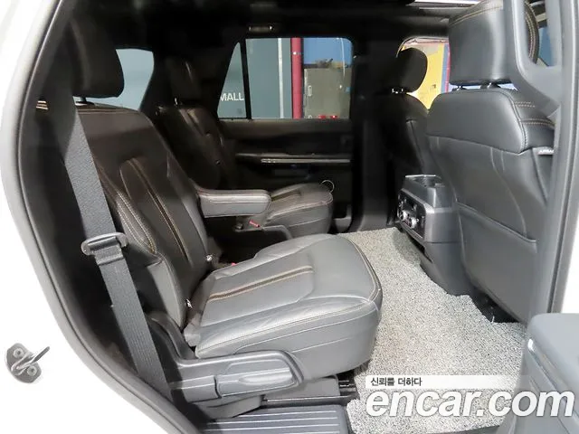 Ford Expedition — Фото автомобиля 13