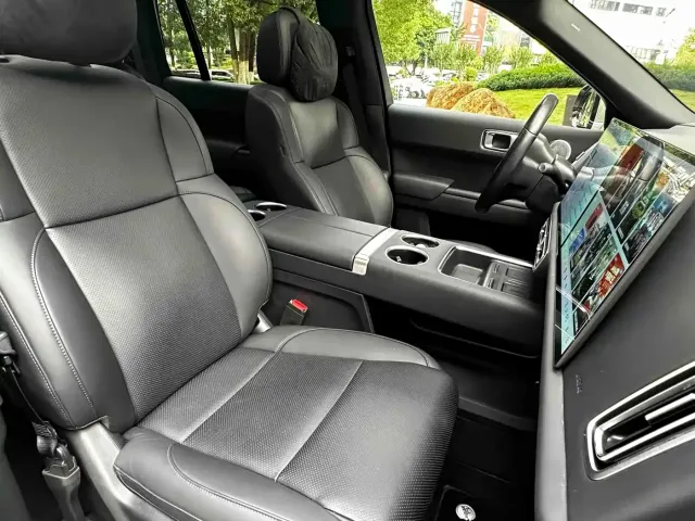 Li Auto L9 — Фото автомобиля 16
