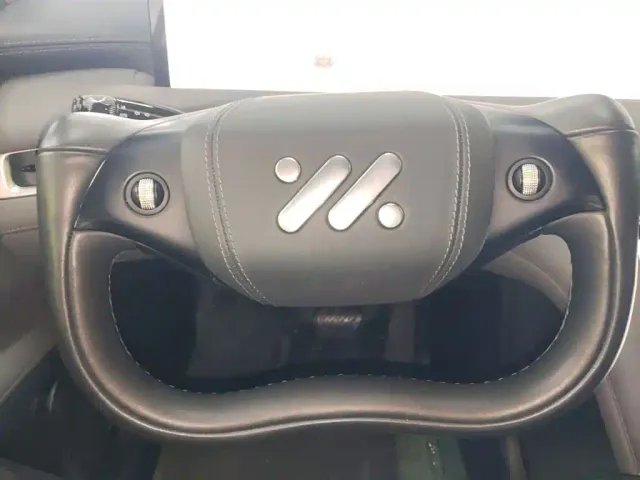 IM Motors LS6 — Фото автомобиля 10