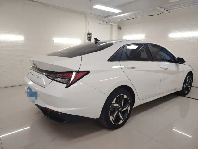 Hyundai Elantra — Фото автомобиля 6