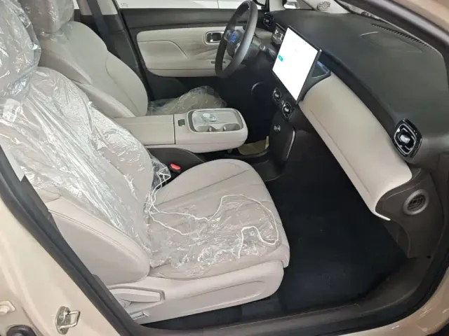 GAC Aion UT — Фото автомобиля 24