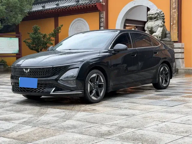 Фотография автомобиля — Wuling Starlight