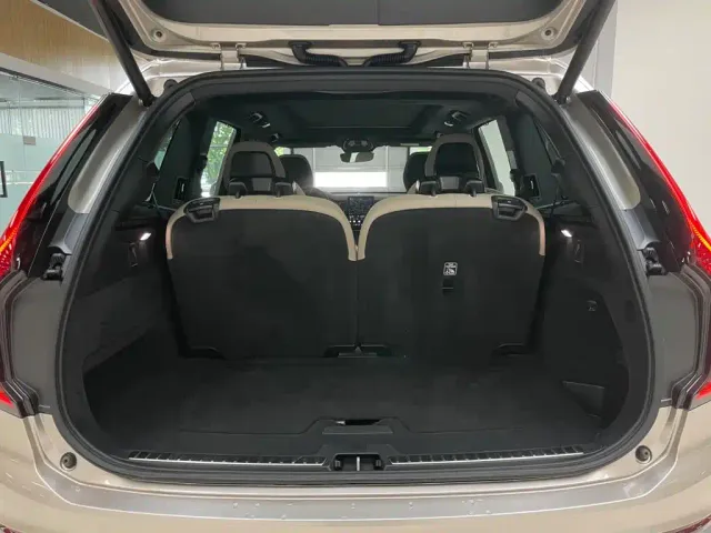Volvo XC90 — Фото автомобиля 29