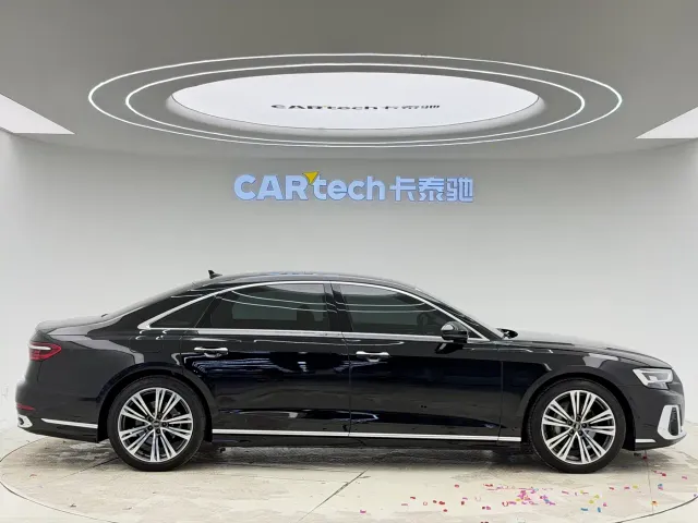 Audi A8 — Фото автомобиля 7