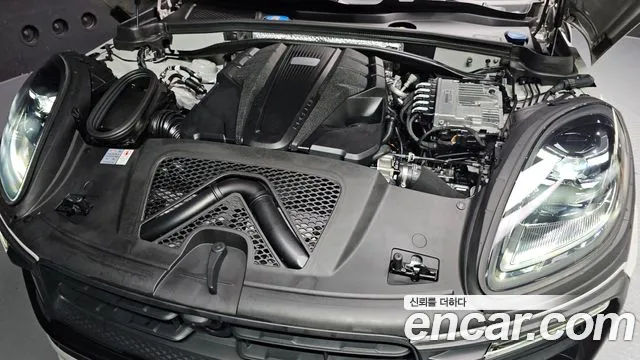 Porsche Macan — Фото автомобиля 9