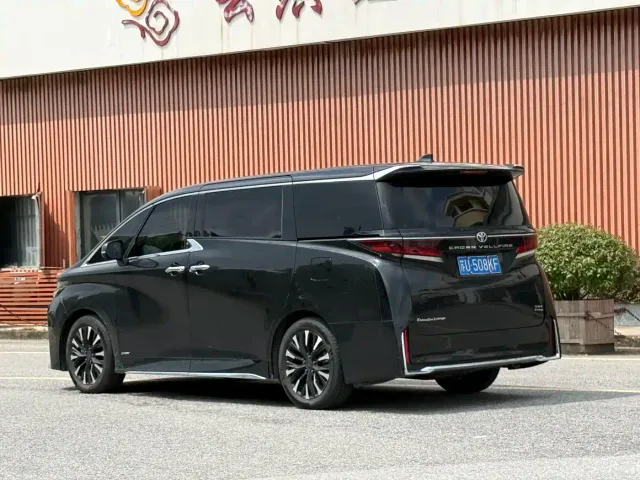 Toyota Crown — Фото автомобиля 6