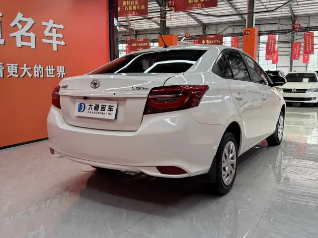 Toyota Vios — Фото автомобиля 4
