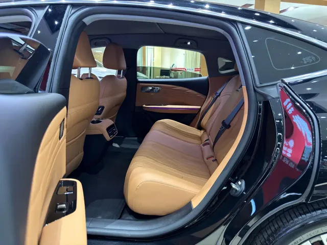 Geely Galaxy Xingyao 8 — Фото автомобиля 6