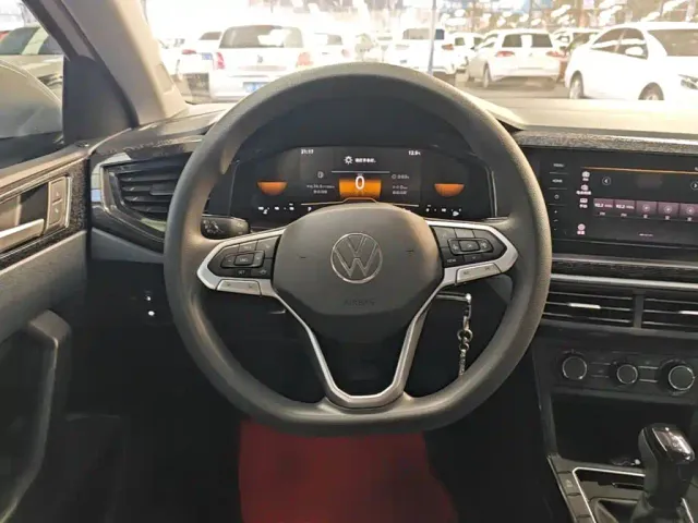 Volkswagen Lavida — Фото автомобиля 10