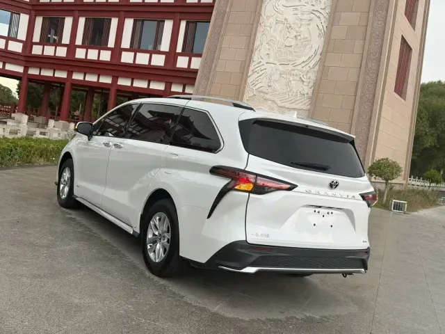 Toyota Granvia — Фото автомобиля 7
