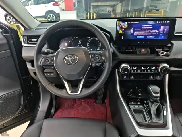 Toyota RAV4 — Фото автомобиля 10