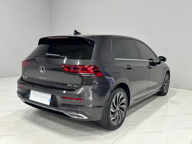 Volkswagen Golf — Фото автомобиля 4