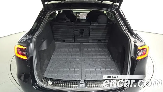 Tesla Model Y — Фото автомобиля 14