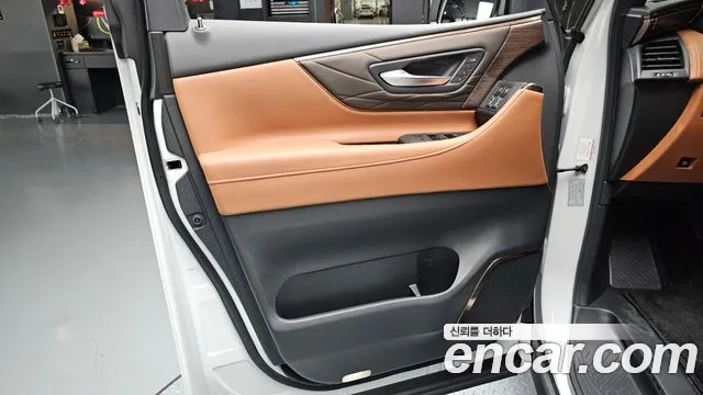 Toyota Alphard Generation 4 — Фото автомобиля 12