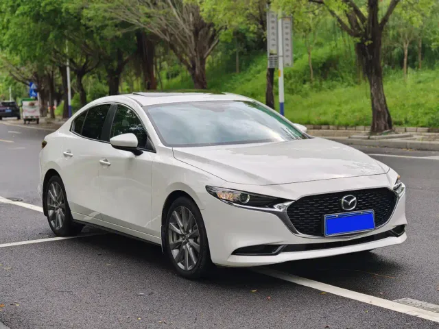 Фотография автомобиля — Mazda Axela