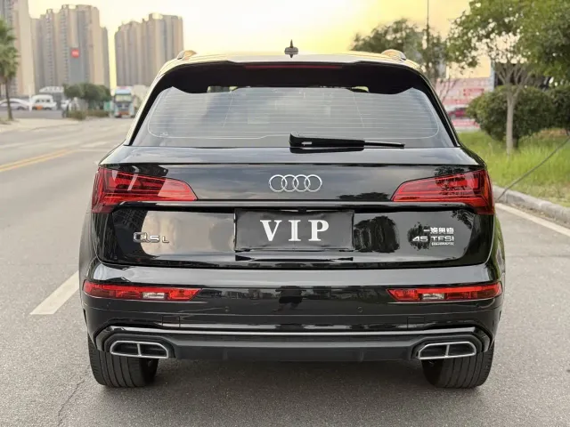 Audi Q5L — Фото автомобиля 4