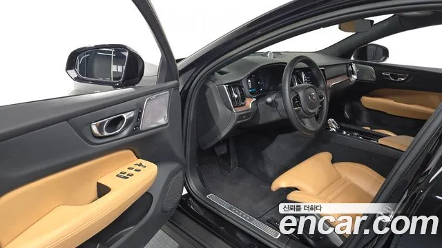 Вольво V60 V60 Cross Country 2 поколение B5 Ultimate AWD — Фото автомобиля 9