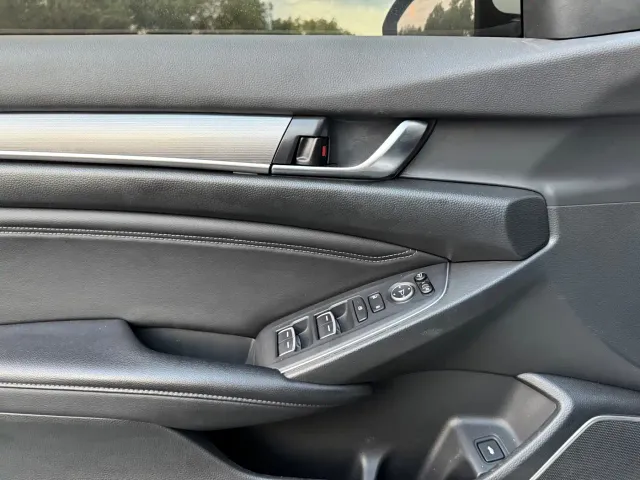 Honda Accord — Фото автомобиля 4