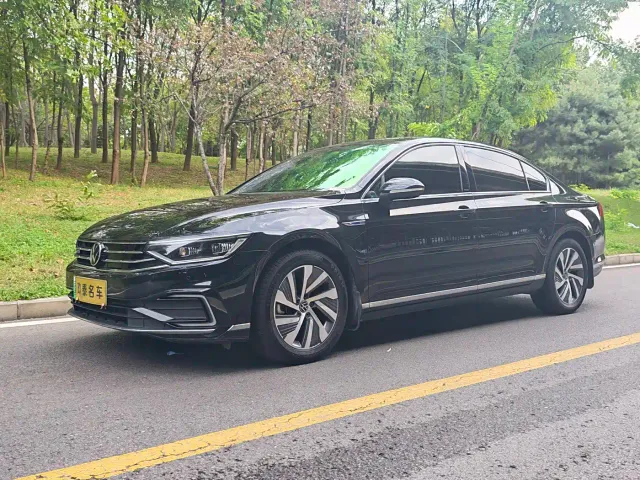 Фотография автомобиля — Volkswagen Magotan