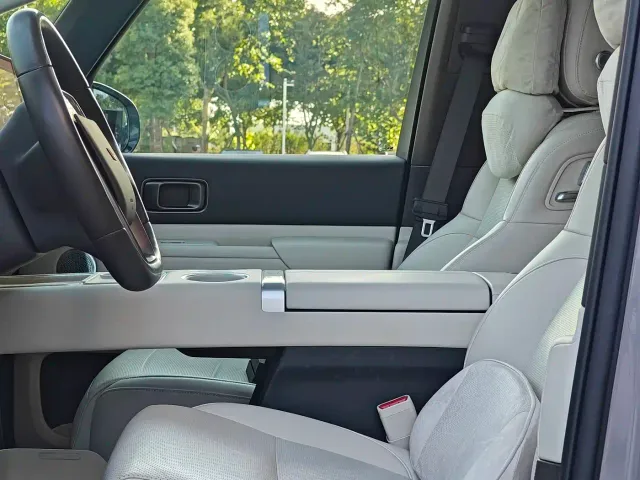 Li Auto MEGA — Фото автомобиля 8