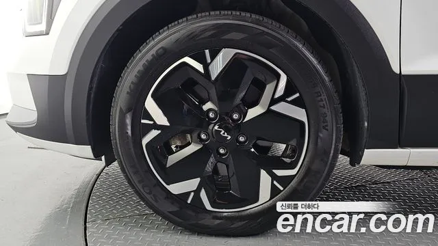 Kia Niro — Фото автомобиля 5