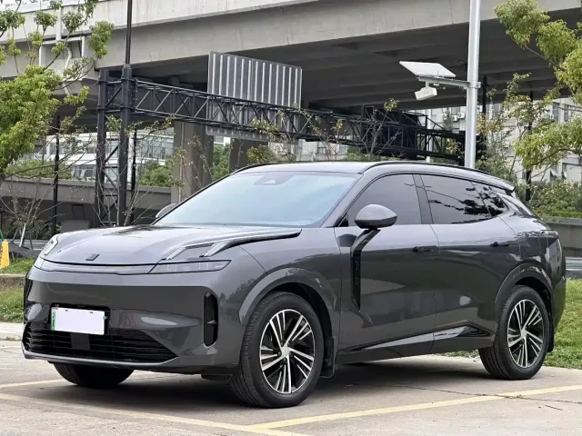 Фотография автомобиля — Lynk & Co 08 EM-P