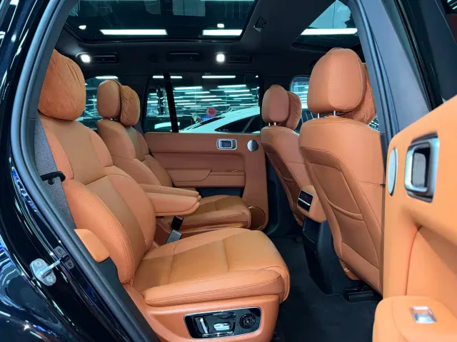 Li Auto L8 — Фото автомобиля 12