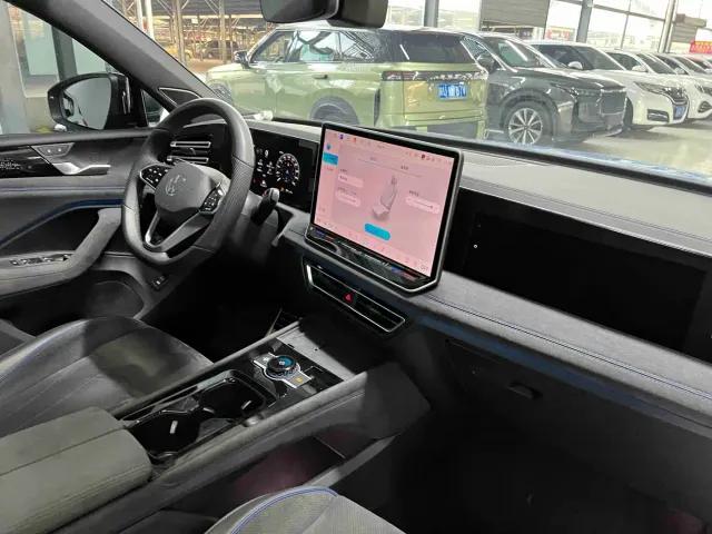 Volkswagen Tiguan L — Фото автомобиля 21