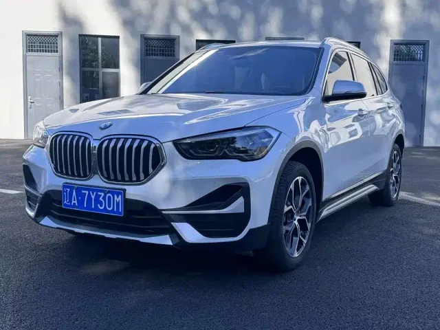 Фотография автомобиля — BMW X1