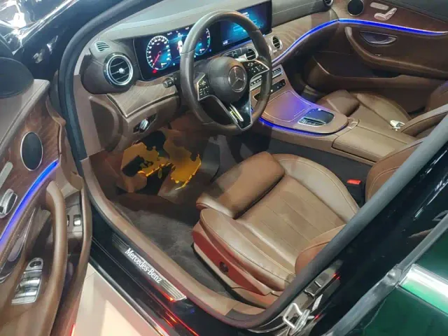 Mercedes-Benz E-Class — Фото автомобиля 15